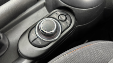 MINI Hatchback 1.5 Cooper Classic 5dr Auto [Nav Pack] Petrol Hatchback